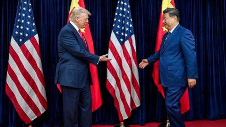 Trump se reúne con Xi Jinping en Pekín para tratar el comercio y los aranceles