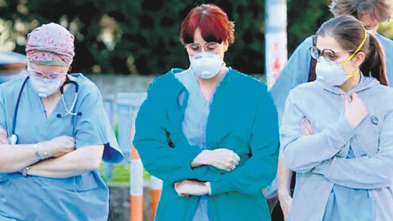 Enfermería reclama equipos de protección y mascarillas