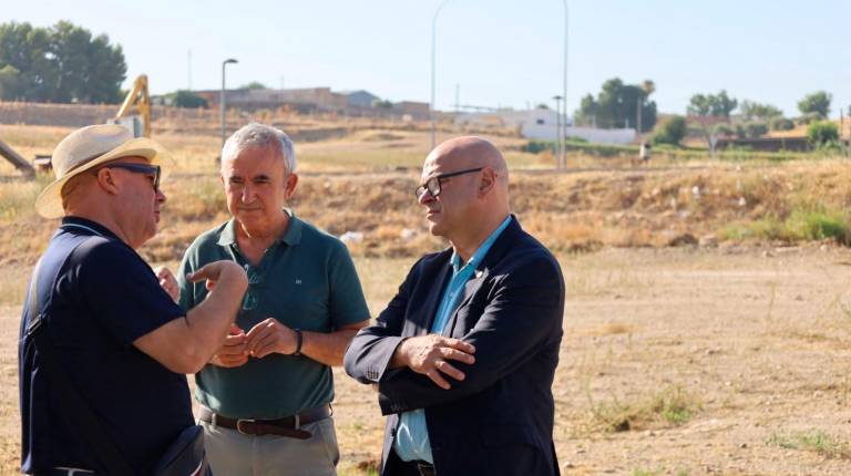 <i>Mengíbar recibirá más de seis millones del Gobierno de España para reforzar infraestructuras y apoyar al sector agrario. / Subdelegación del Gobierno en Jaén. </i>