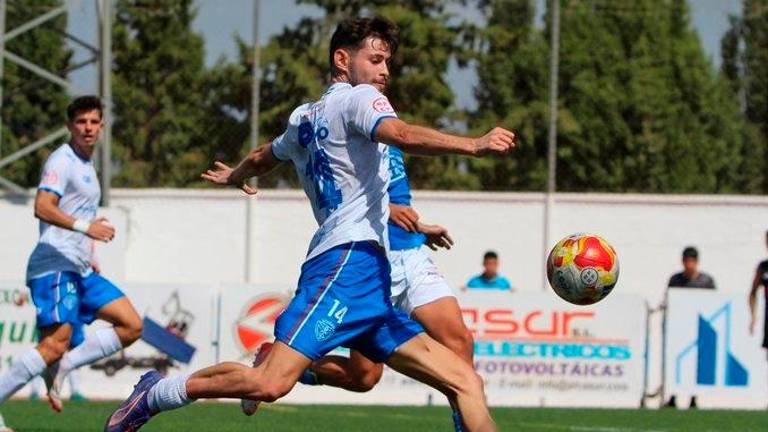 El Martos cae con dignidad en Alhaurín (2-1)