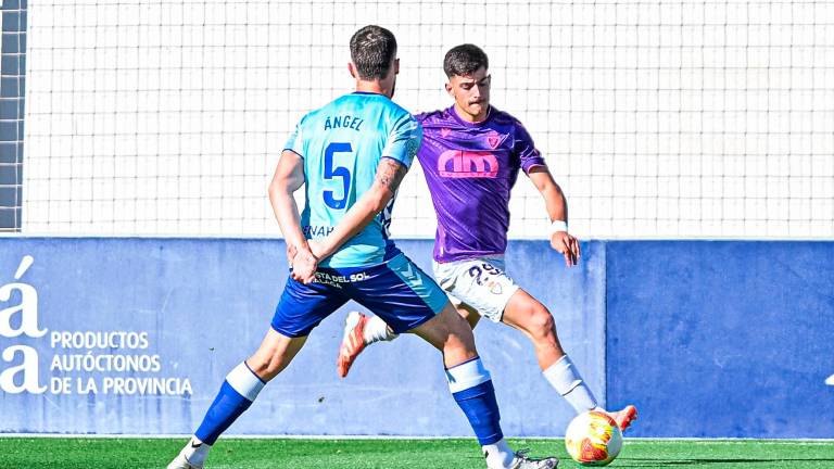 El Real Jaén descarrila ante el farolillo rojo (2-1)