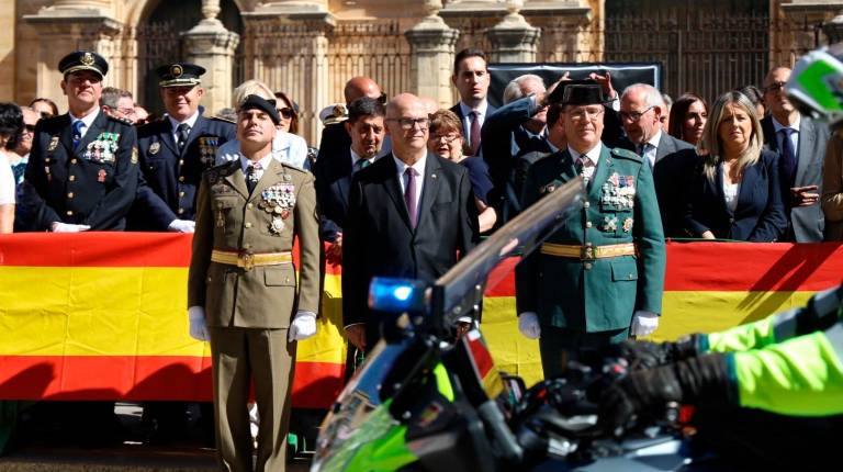 <i>La Guardia Civil celebra el día de su patrona, la Virgen del Pilar, en un acto en Jaén con la participación del subdelegado del Gobierno en la provincia, Manuel Fernández. / Subedelegación del Gobierno en Jaén. </i>