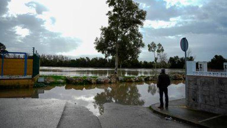 Continúan desalojados 150 vecinos en tres núcleos rurales de Jerez tras la crecida del río Guadalete