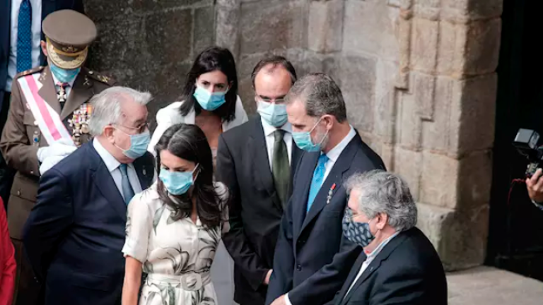 Felipe VI recuerda ante el Apóstol a las víctimas de la pandemia y el impagable sacrificio de los ciudadanos