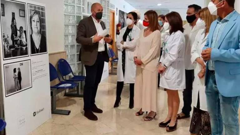 El Hospital de Úbeda acoge la exposición “Héroes y heroínas” sobre pacientes ostomizados