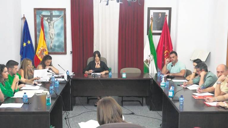 La alcaldesa no quiere luz y taquígrafos en lo plenos de Begíjar