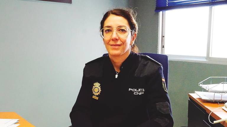 “Hay que animar a mujeres de Linares a ser policías”