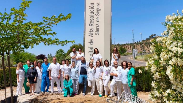 <i>Trabajadores del hospital Sierra de Segura. / Junta de Andalucía. </i>