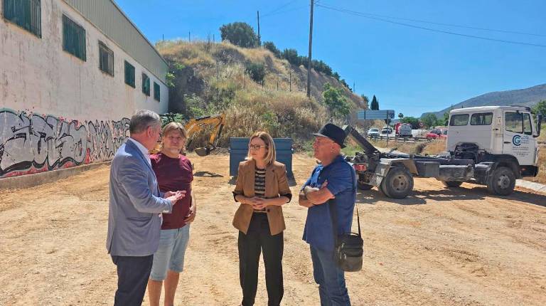 <i>Javier Padorno y María del Carmen Angulo visitan las obras. / Ayuntamiento de Jaén.</i>