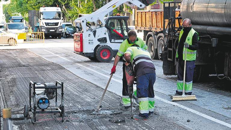 Nuevo asfalto en Paseo de la Estación y Millán de Priego