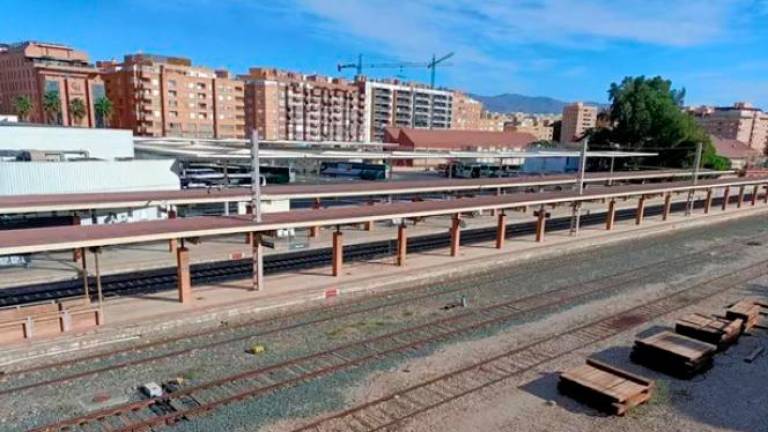 Licitados los proyectos de mejora de la línea de tren Almería-Granada, por 18,3 millones, que afectan a Linares-Baeza