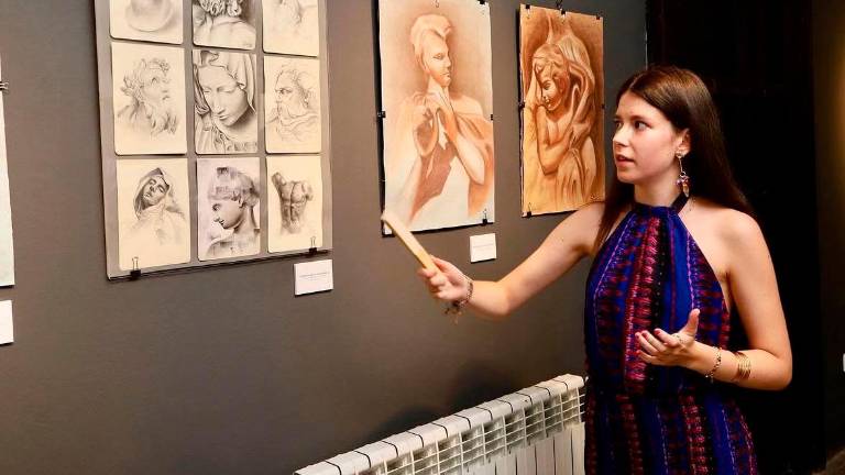 Alba María Santiburcio: El detalle y las emociones amanecen en los lienzos