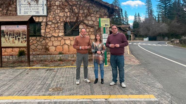 El PSOE de Jaén denuncia la “incompetencia” de la Junta al seguir cerrada la Torre del Vinagre