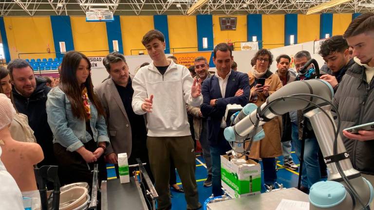 Más de 1.500 estudiantes de Jaén y Córdoba visitan el X Salón del Estudiante celebrado en Marmolejo