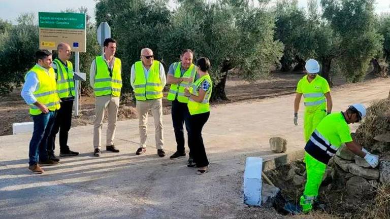 Ibros recibe 400.000 euros de la Junta para rehabilitar caminos rurales