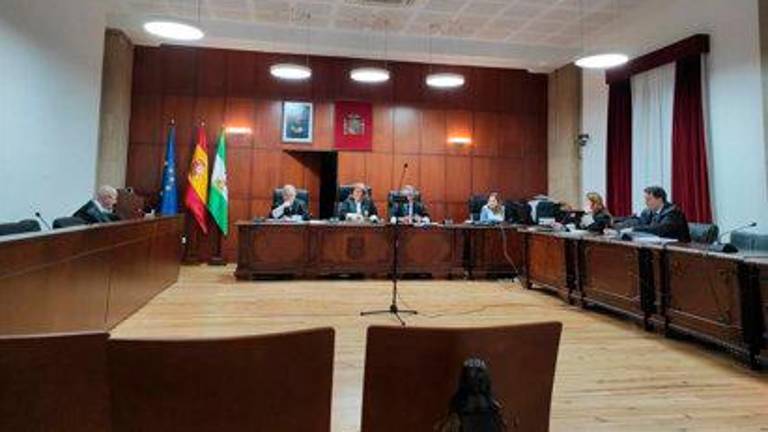 El juicio por el apuñalamiento del jefe de la Policía Local de Cazorla ser celebrará en junio