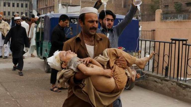 Unicef teme por la vida de miles de niños afganos tras el devastador terremoto