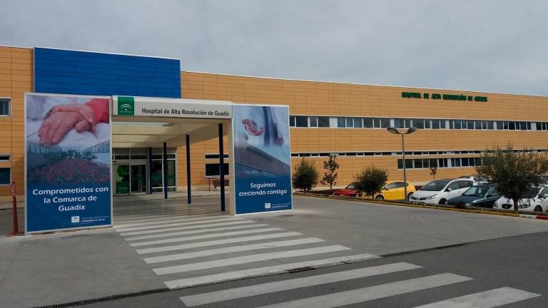 Apuñalado un joven de 17 años por un compañero en un instituto de Guadix