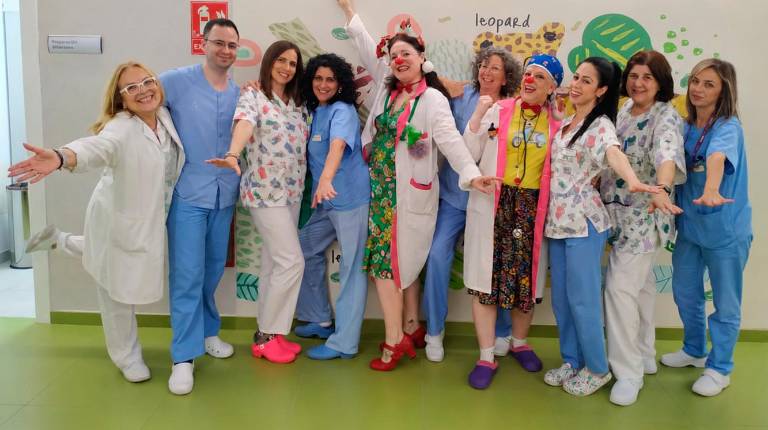 <i>Actividades en el Aula Hospitalaria de Linares. / Junta de Andalucía. </i>