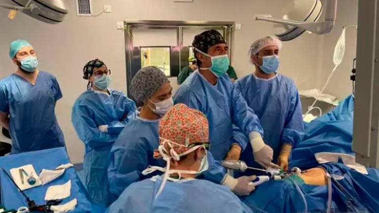 La Unidad de Urología del Hospital de Jaén realiza una técnica pionera por laparoscopia