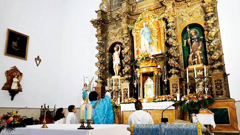 Santiago de la Espada prende castillos de fuego por la Inmaculada