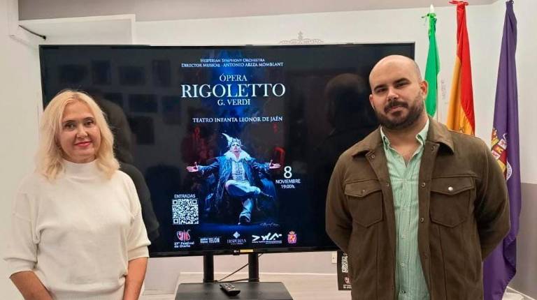 <i>María Espejo y Alfonso Lozano presentan la ópera Rigoletto. / Ayuntamiento de Jaén.</i>