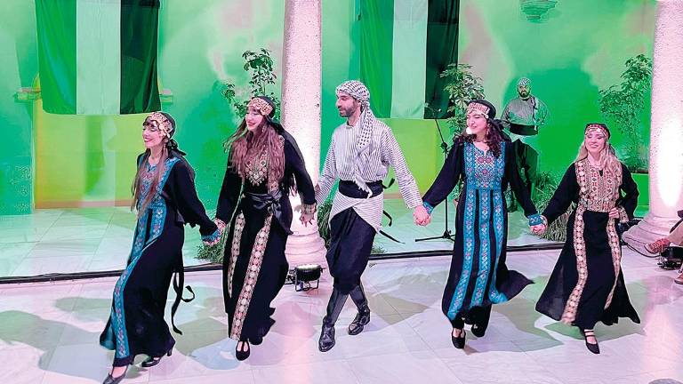 Noche de danza tradicional y raíces palestinas