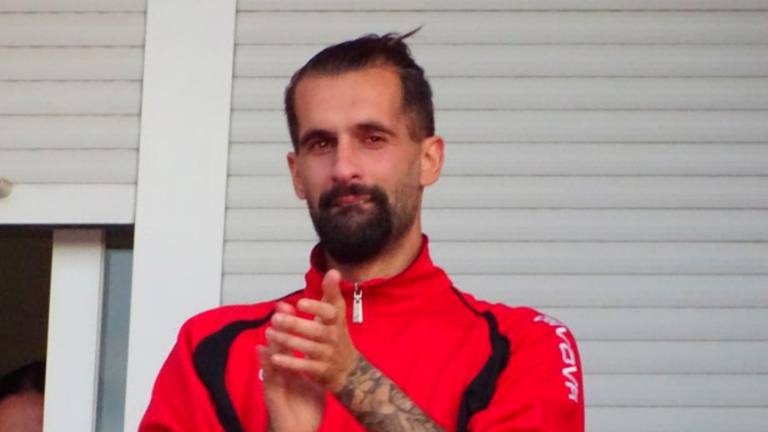 Carnicer recibe el cariño de la afición tras regresar a su casa