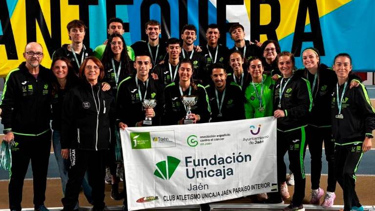 Categorías femenina y masculina del Unicaja Jaén Paraíso Interior.