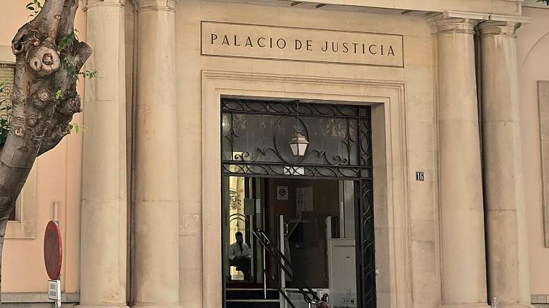 La Justicia concede la parternidad de dos hijos a un hombre pese a no querer hacerse la prueba