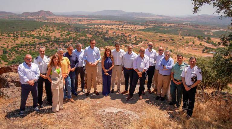 <i>Visita a Vadollano. / Subdelegación del Gobierno.</i>