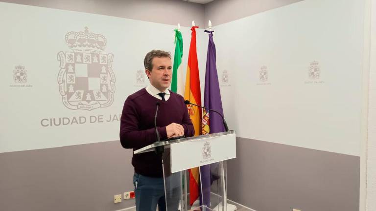 El alcalde de Jaén, Julio Millán, durante la rueda de prensa. / Ayuntamiento de Jaén.