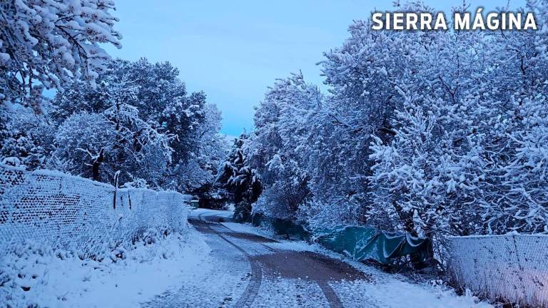 Las sierras de Jaén se pintan de blanco a las puertas de la primavera