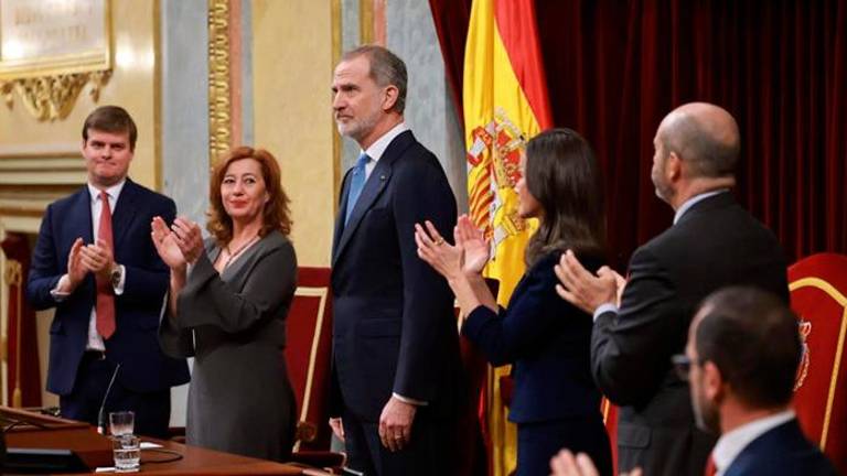 El Rey defiende que “la mejor manera de conmemorar la Constitución es cumplirla” y reivindica su vigencia