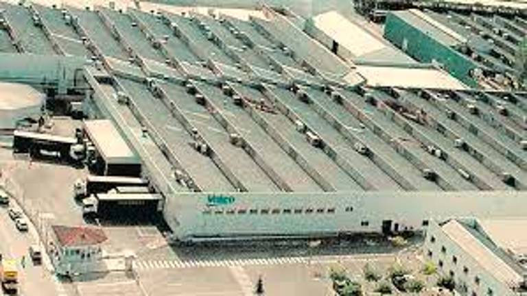 La empresa y tres sindicatos acuerdan un ERTE en Valeo