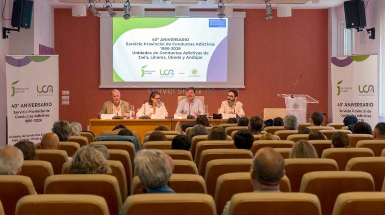 <i>Celebración de una jornada dedicada a analizar científicamente los mecanismos que subyacen a problemas como la ludopatía o las denominadas adicciones digitales. / UJA.</i>