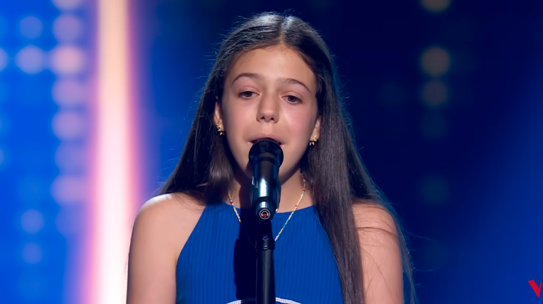 <i>Celia León, de Torredelcampo, durante su actuación en La Voz Kids 2026. / Youtube: La Voz Kids Antena 3.</i>