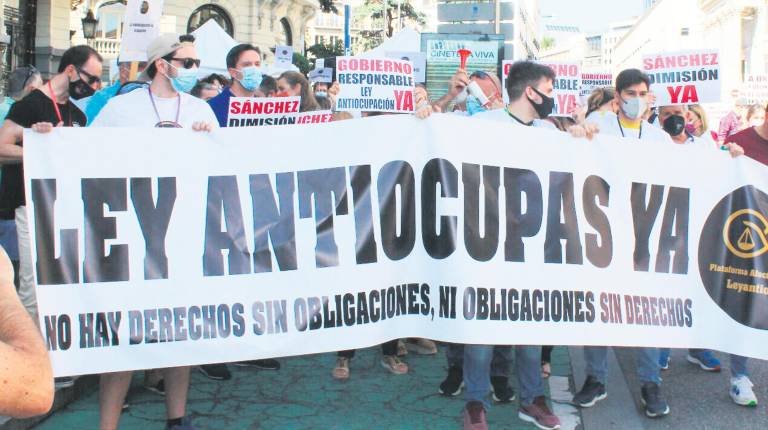<i> Manifestación de la Plataforma de Afectados por la Okupación. / Archivo Diario JAÉN</i>