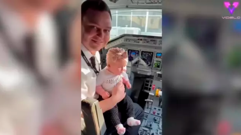 Un piloto vuela junto a su hija de cuatro meses de edad