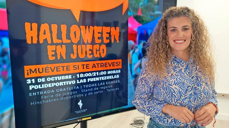 <i>La concejala Beatriz López sobre la actividad de Halloweeen. / Ayuntamiento de Jaén. </i>