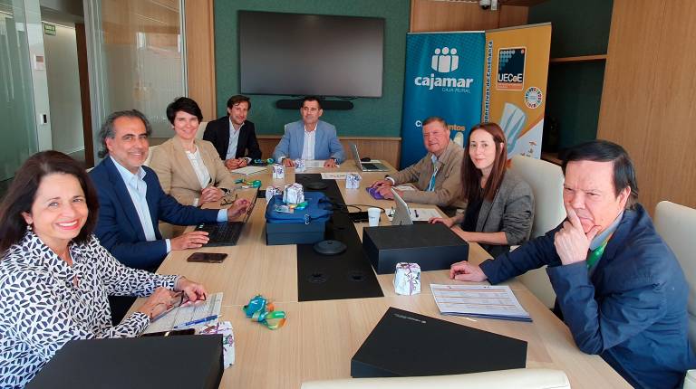 UECoE y Cajamar premian la cultura emprendedora en la escuela