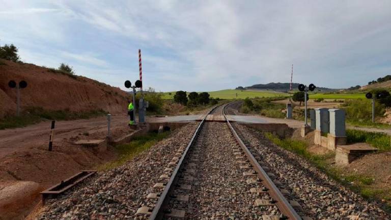 Renovación de diez pasos a nivel en Jaén y Granada por 4,6 millones