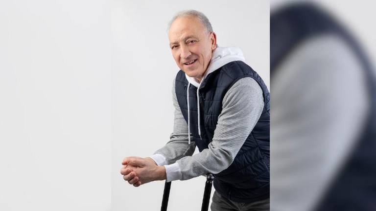 Luis Gallego López recopila décadas de vivencias en “Con el alma desnuda”