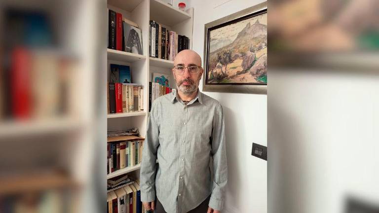 Martín Paredes une realismo mágico y prosa poética en “Cuentos para un destierro digno”