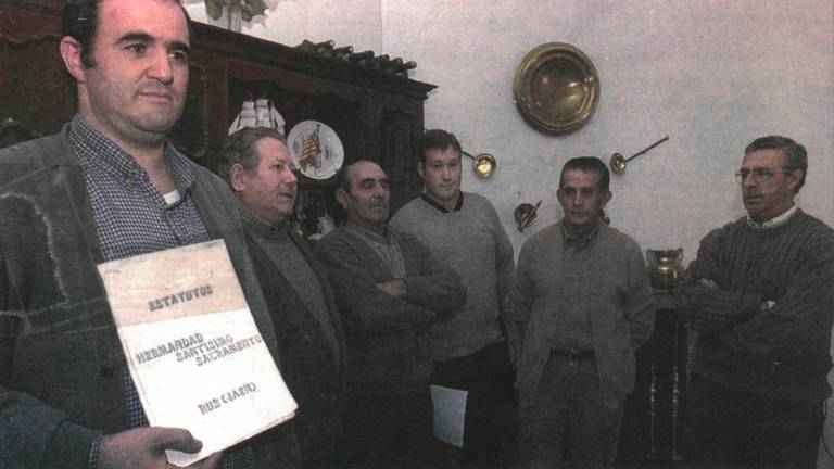 Tal día como hoy en 2000 publicábamos este titular: El Santísimo divide a Rus