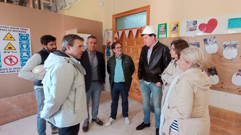 Visita a los trabajos que se acometen en el CEIP Jesús María antes de la vuelta a la normalidad. / Ayuntamiento de Jaén.