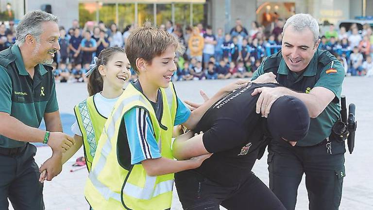 Los escolares se convierten en guardias civiles por un día