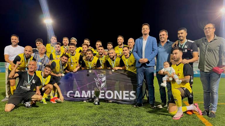 El Begíjar CF levanta su tercera Copa Presidente Diputación
