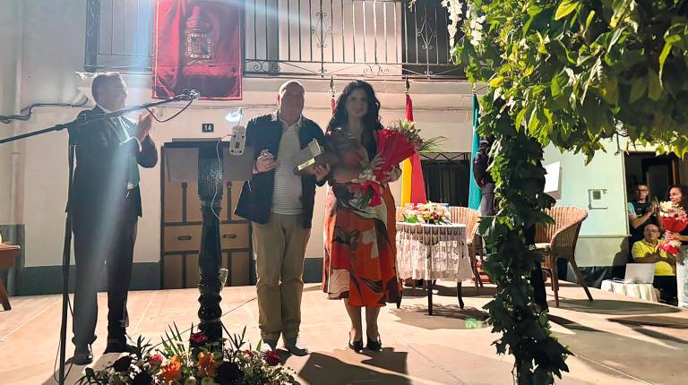 <i>Tras el pregón de Miguel Utrera Ruiz. / Isabel Aranda / Diario JAÉN. </i>