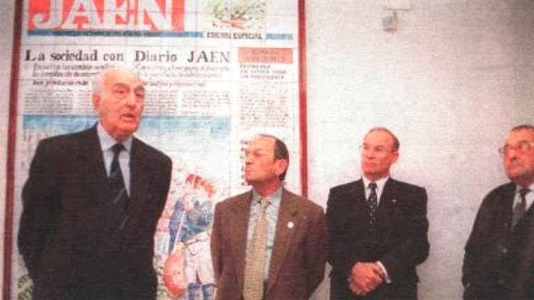 Visita del presidente de Unicef, Joaquín Ruiz Giménez, en Jaén. / Archivo fotográfico del Diario JAÉN.